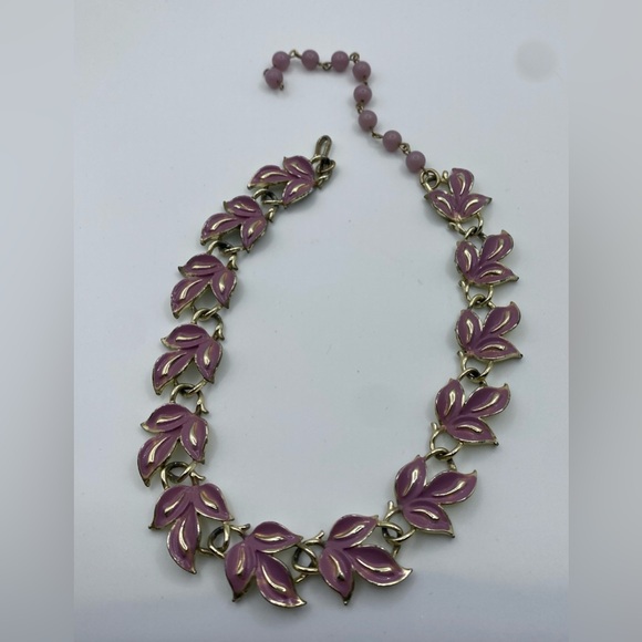 Coro Lilac Enamel Leaf Choker Necklace Vintage 💜HP💜 - Picture 6 of 8